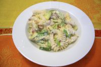 Fusilli  Panna Zucchine e Speck