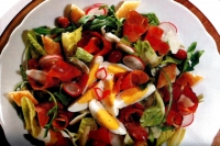 Insalata tirolese:speck, uova sode, lattuga, ravanelli