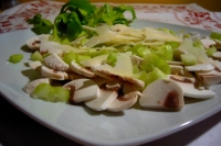 Insalata funghi, sedano e grana